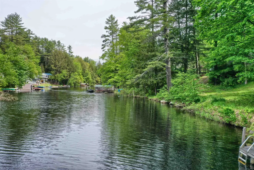 33 Woodfern Road Weare NH 03281