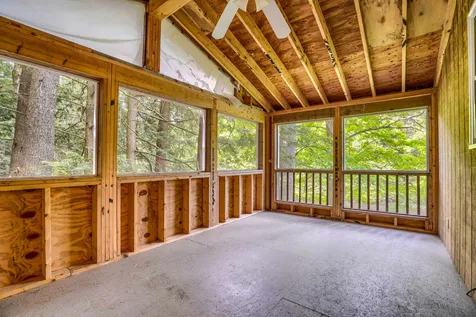 33 Woodfern Road Weare NH 03281