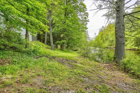 33 Woodfern Road Weare NH 03281