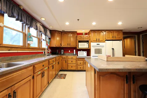 949 Mcgoff Hill Lyndon VT 05851