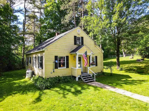 18 Knoll Street Newport NH 03773
