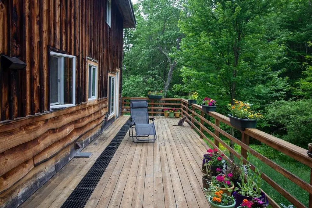 1977 Moore Road Sharon VT 05065