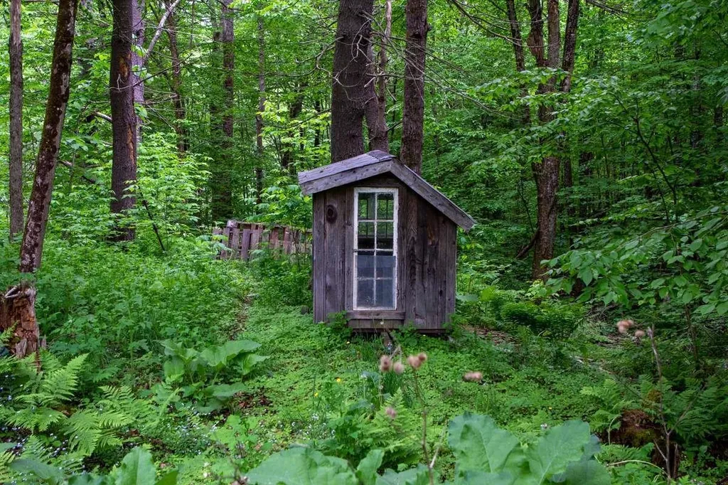 1977 Moore Road Sharon VT 05065