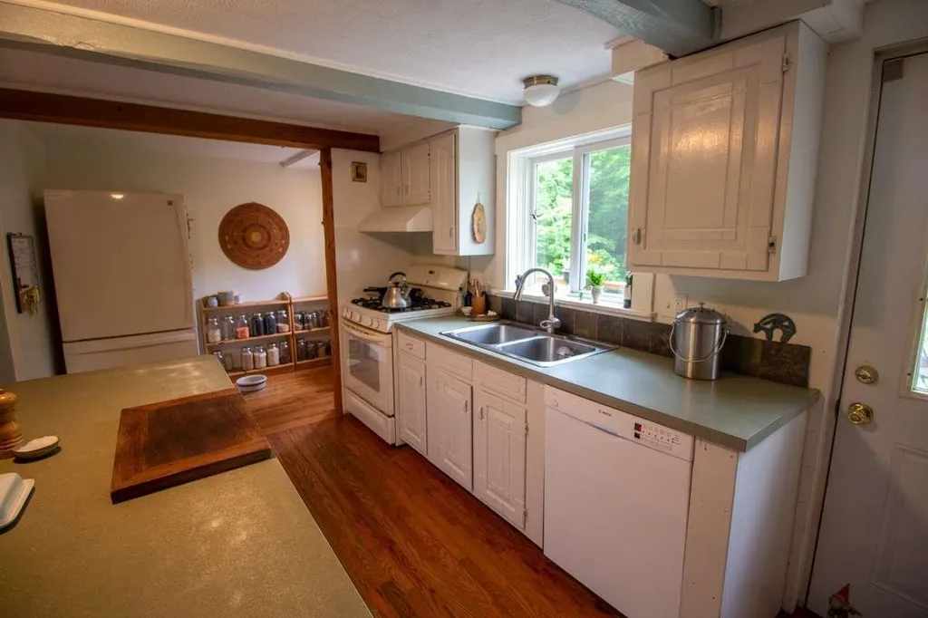 1977 Moore Road Sharon VT 05065