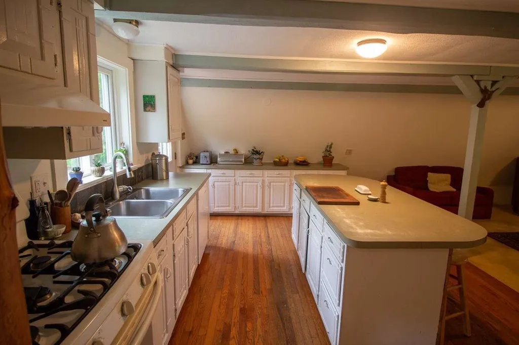 1977 Moore Road Sharon VT 05065