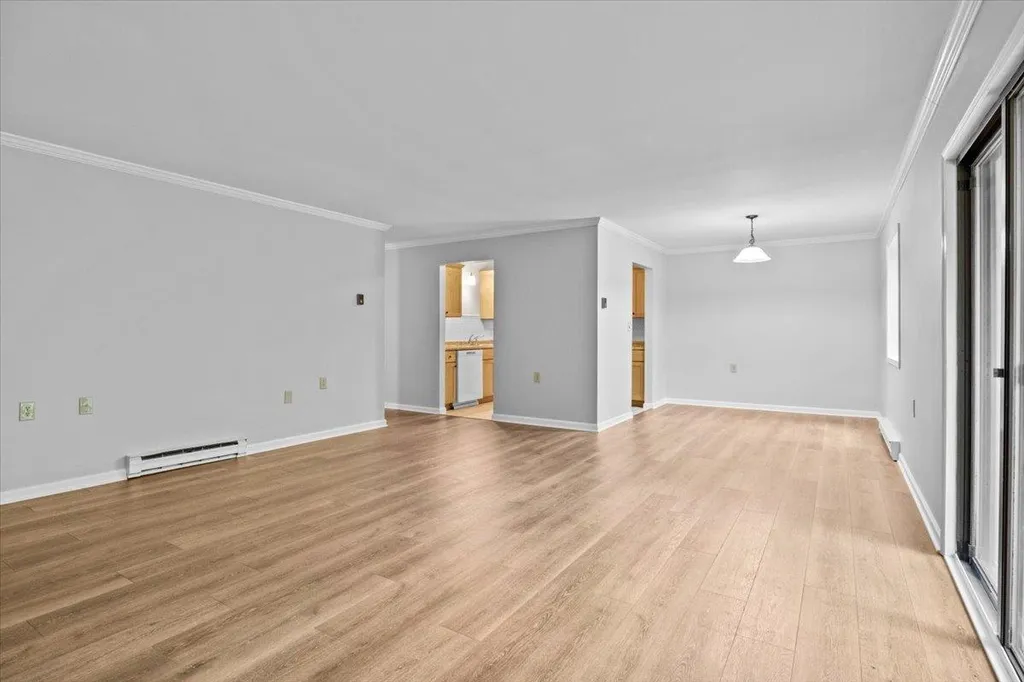 27 Hawthorne Circle South Burlington VT 05403
