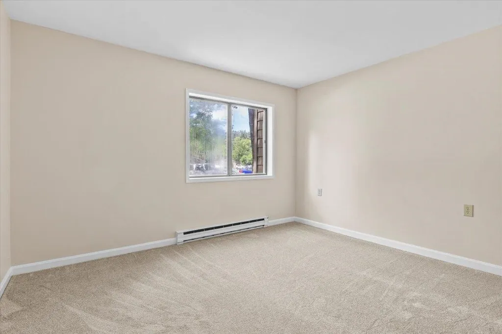 27 Hawthorne Circle South Burlington VT 05403