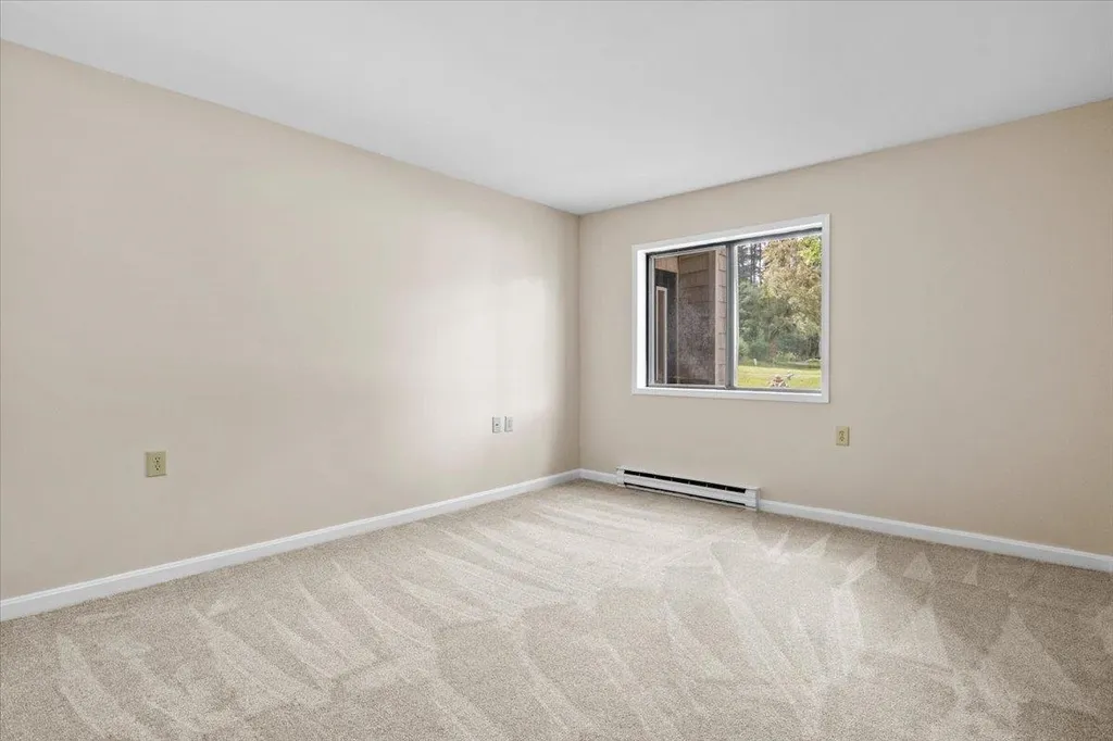 27 Hawthorne Circle South Burlington VT 05403