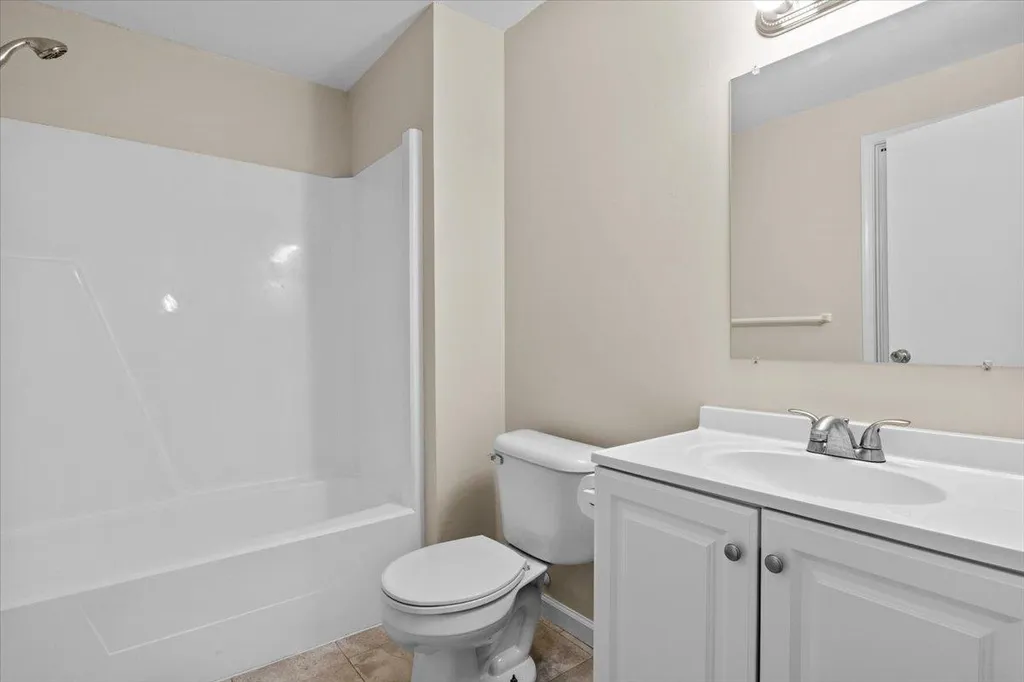 27 Hawthorne Circle South Burlington VT 05403