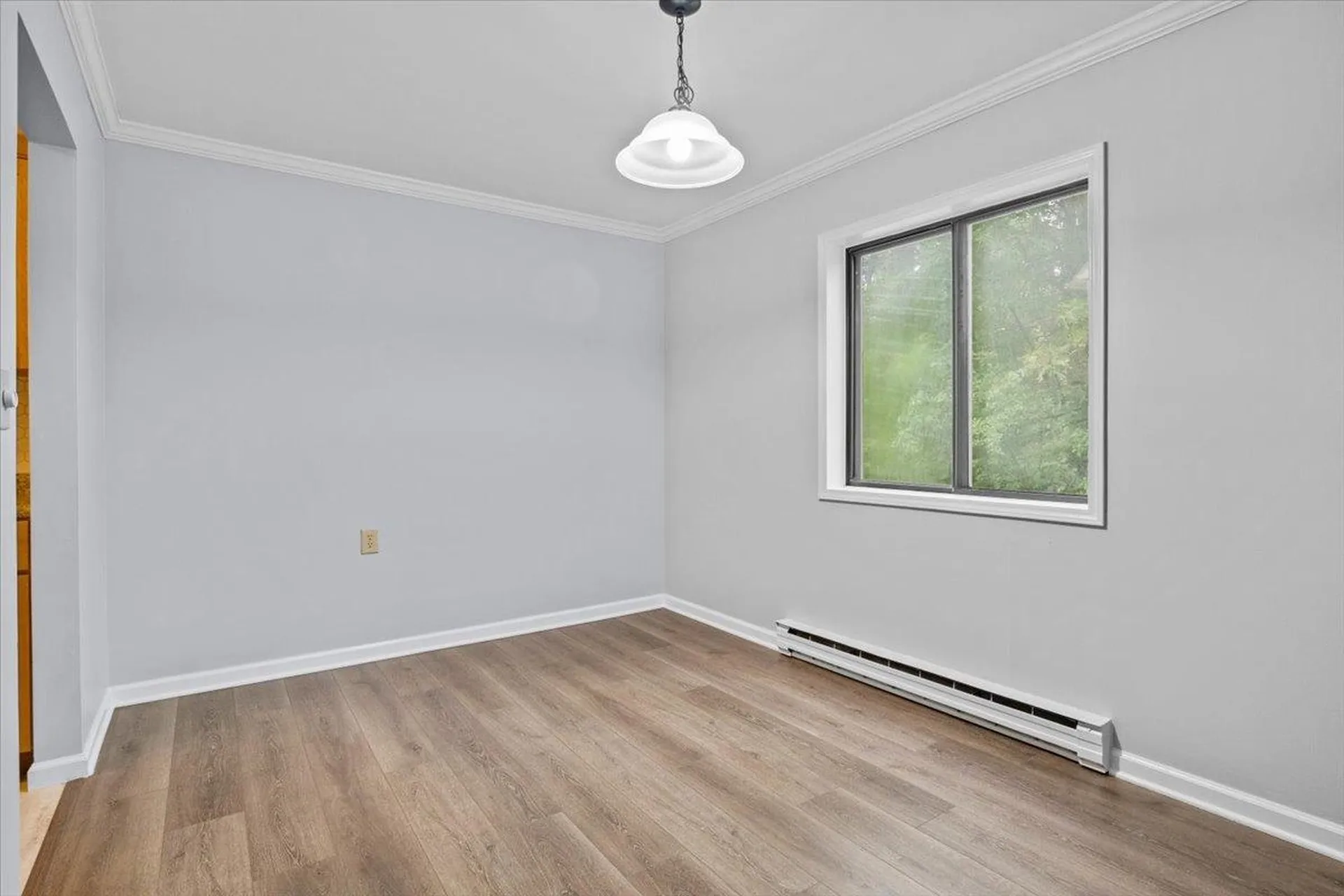 27 Hawthorne Circle South Burlington VT 05403