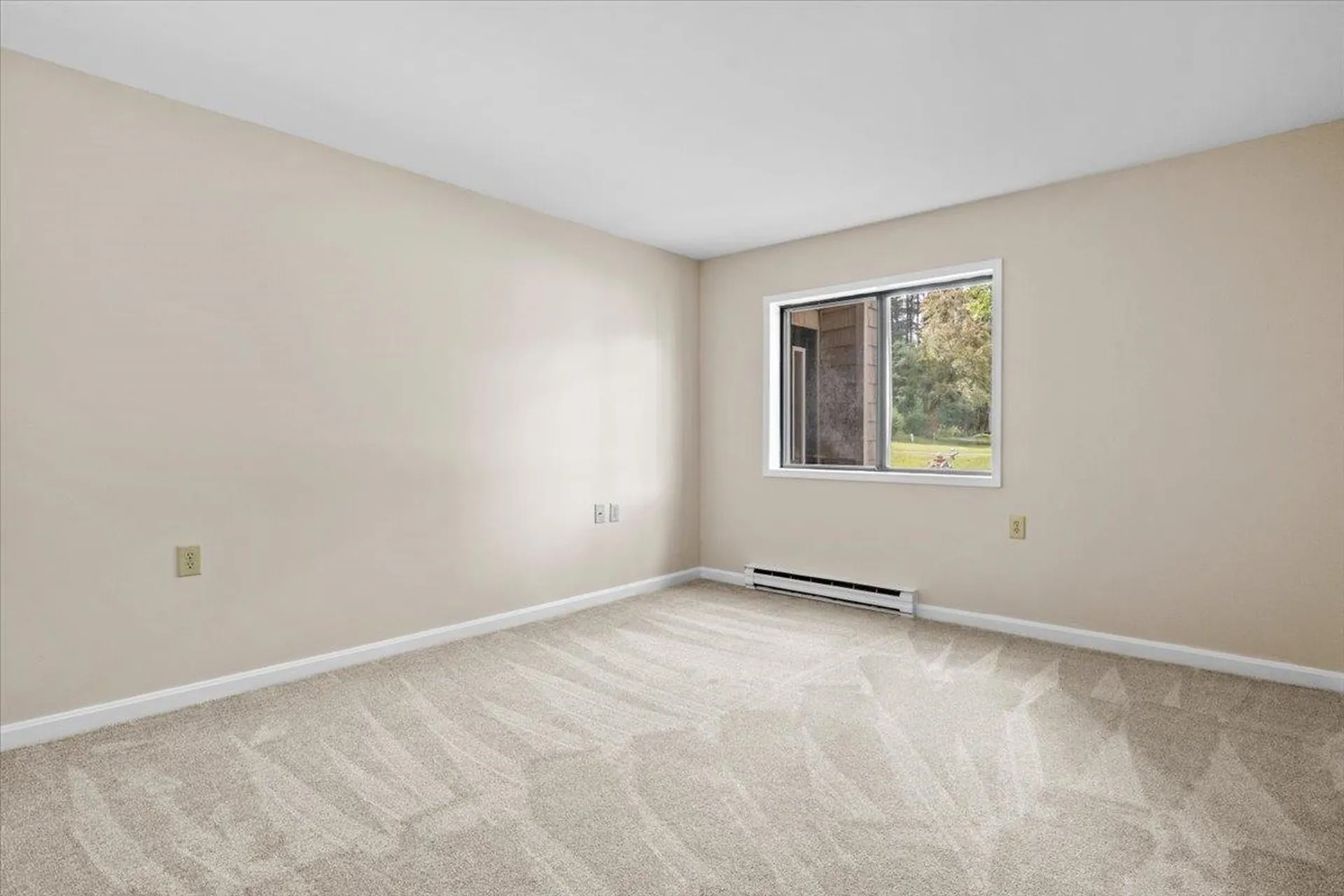 27 Hawthorne Circle South Burlington VT 05403