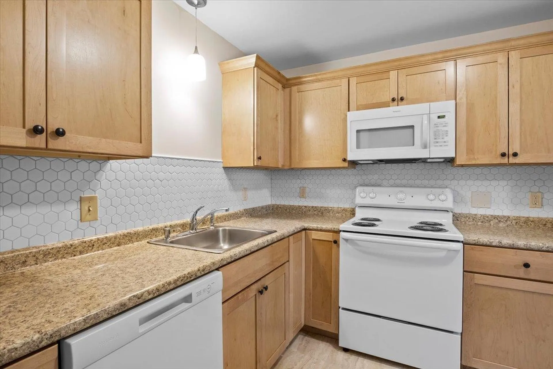 27 Hawthorne Circle South Burlington VT 05403