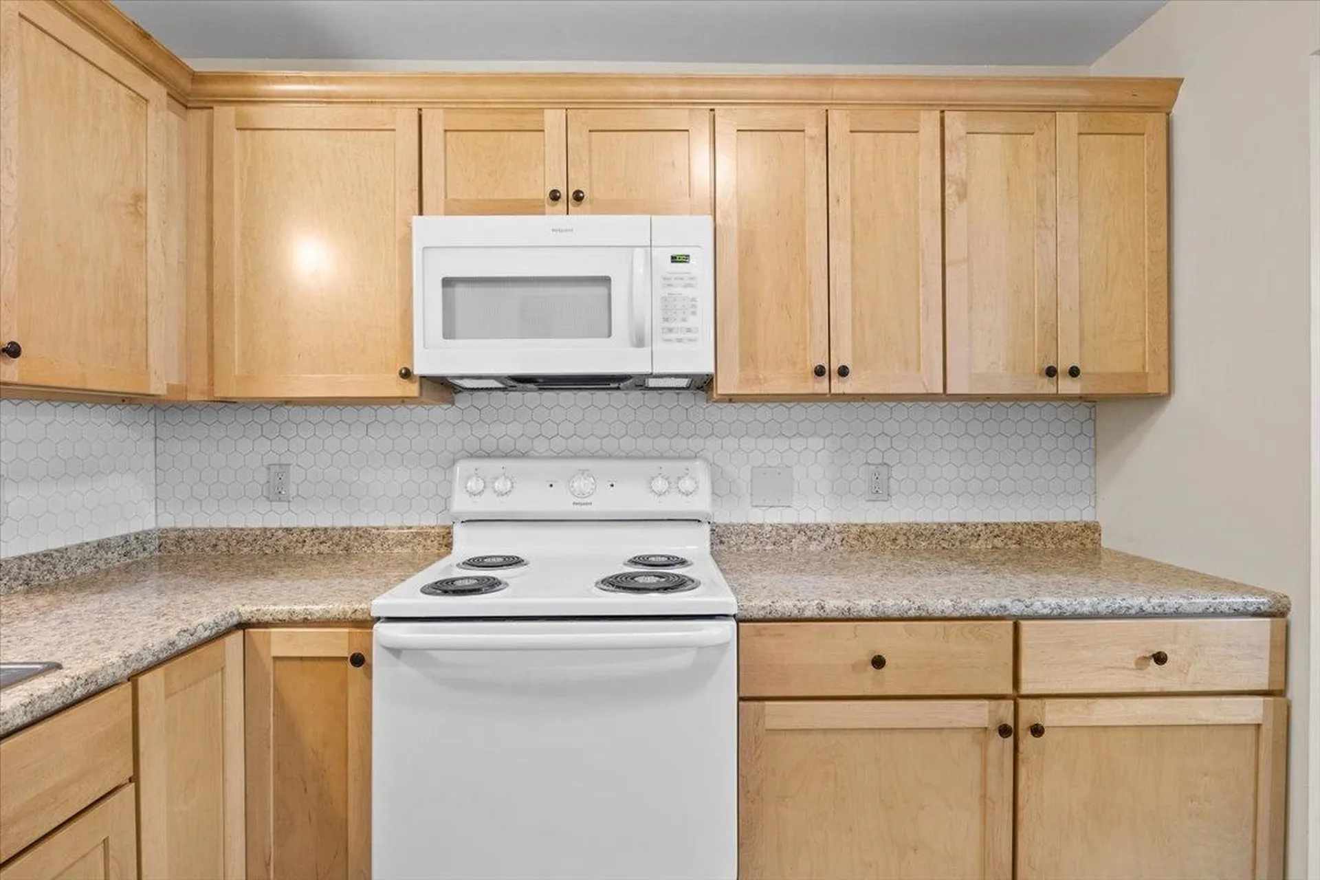 27 Hawthorne Circle South Burlington VT 05403