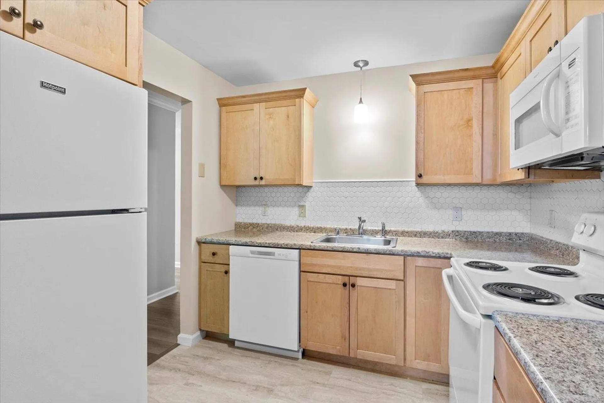 27 Hawthorne Circle South Burlington VT 05403