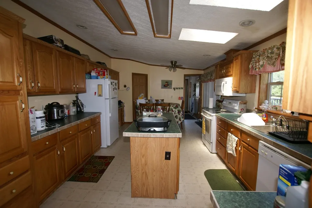 1059 Ten Rod Road Farmington NH 03835