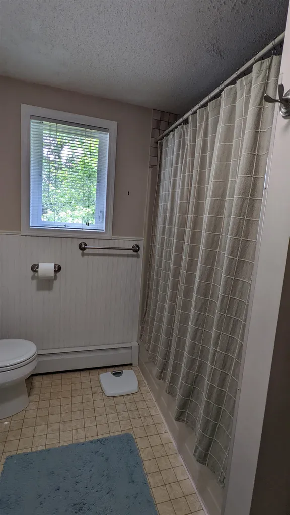 108 Ellingwood Street Manchester NH 03103-7076