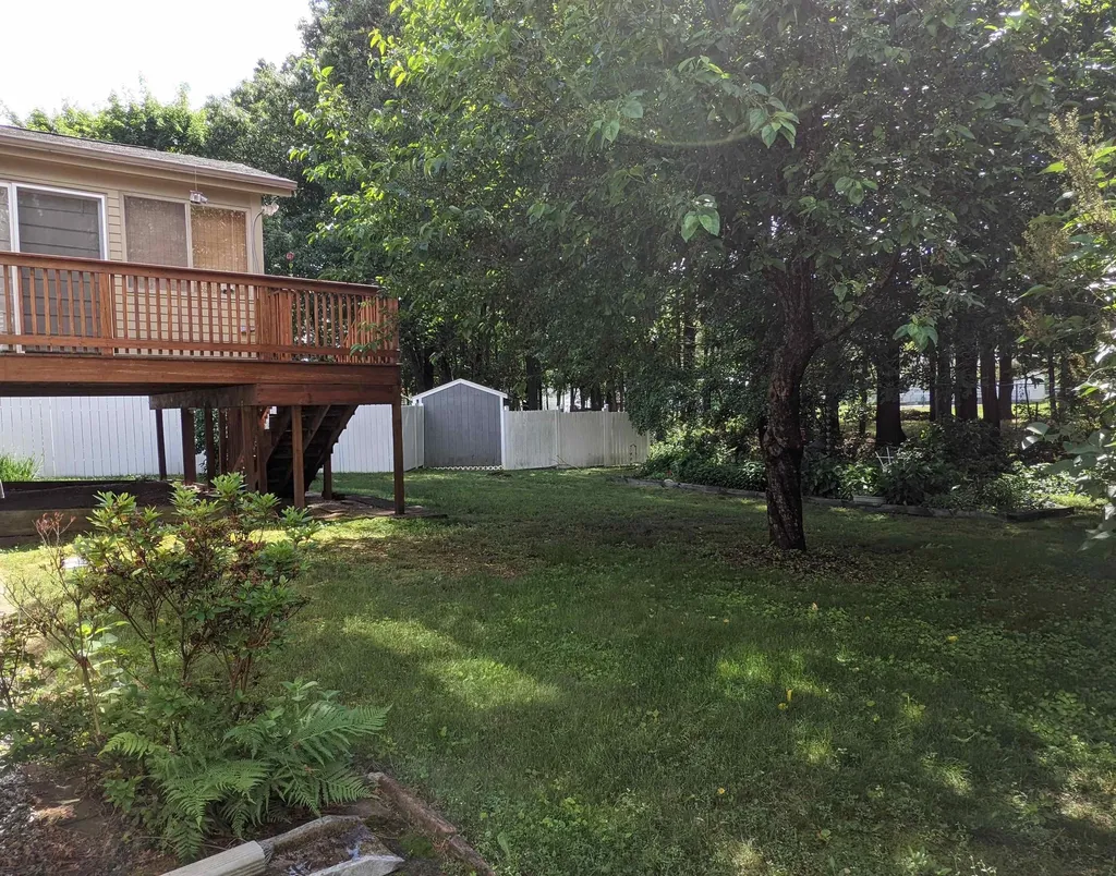 108 Ellingwood Street Manchester NH 03103-7076