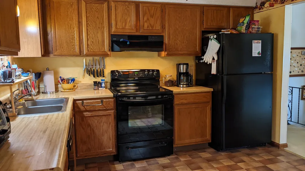 108 Ellingwood Street Manchester NH 03103-7076
