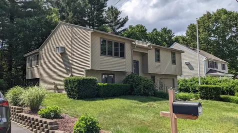 108 Ellingwood Street Manchester NH 03103-7076