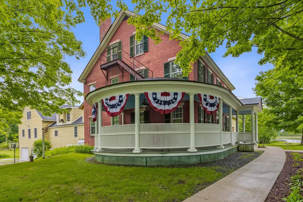 422 Nh Route 10 Orford NH 03777