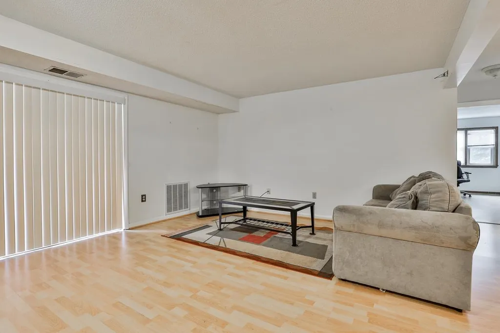 5 Blackstone Drive Nashua NH 03063