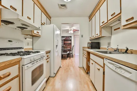 5 Blackstone Drive Nashua NH 03063