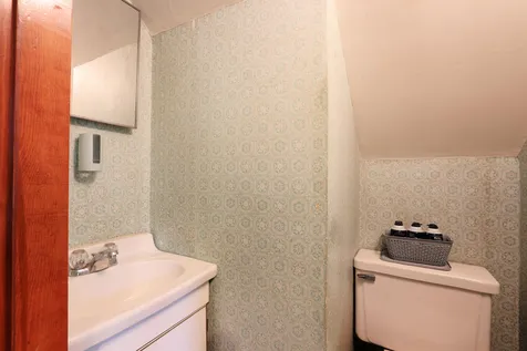 24 Fifth Avenue St. Johnsbury VT 05819