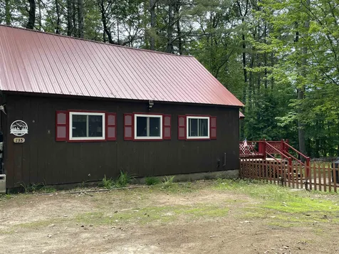 135 Pine River Path Effingham NH 03882