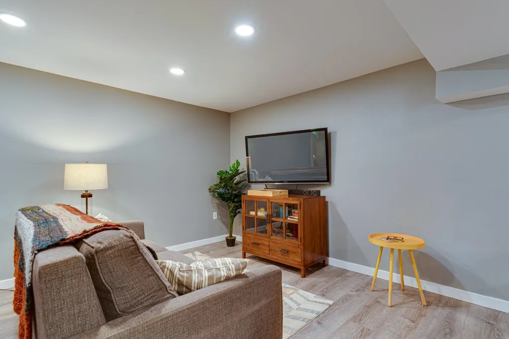 9 Adams Road Kittery ME 03904