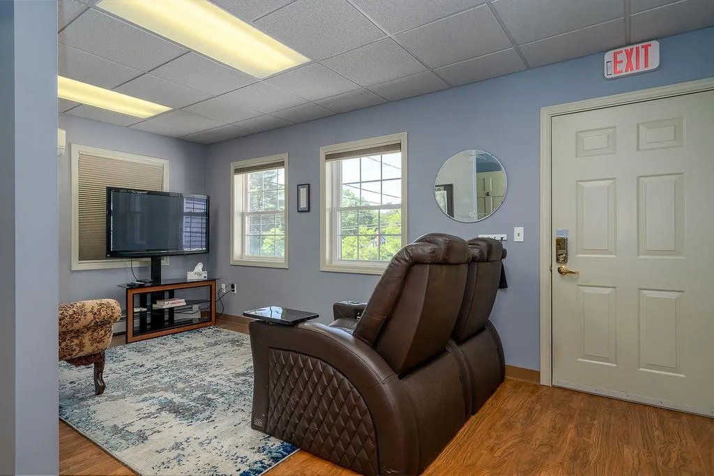 152 S Mast Street Goffstown NH 03045
