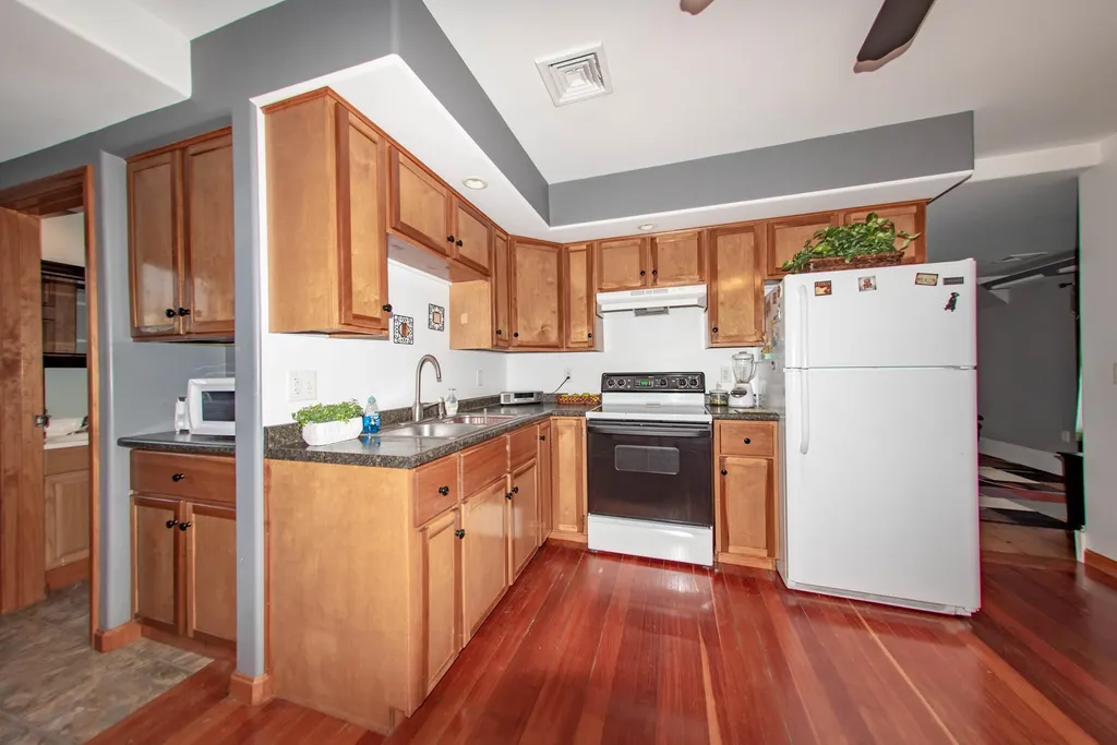 148 Lafayette Street Manchester NH 03102