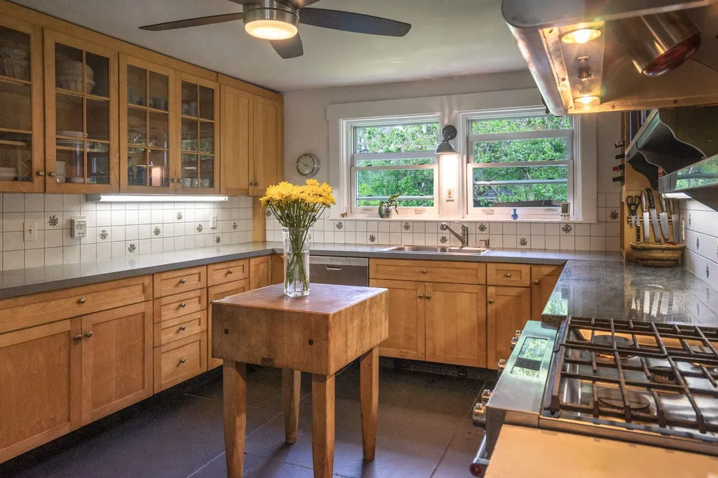 160 Guilford Street Brattleboro VT 05301