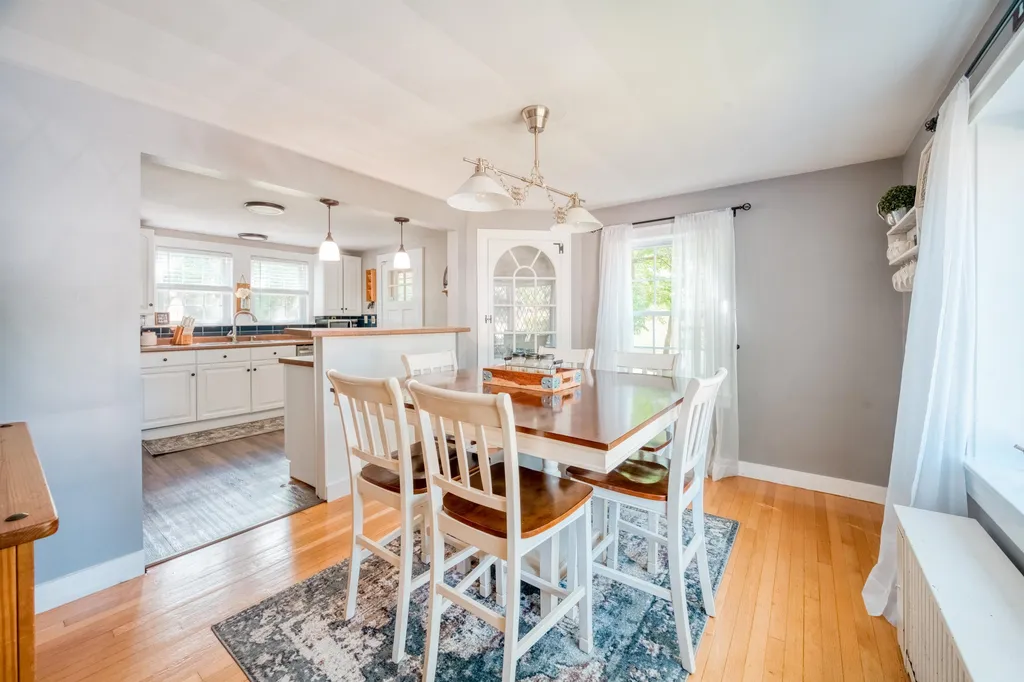 19 Boyd Road Derry NH 03038