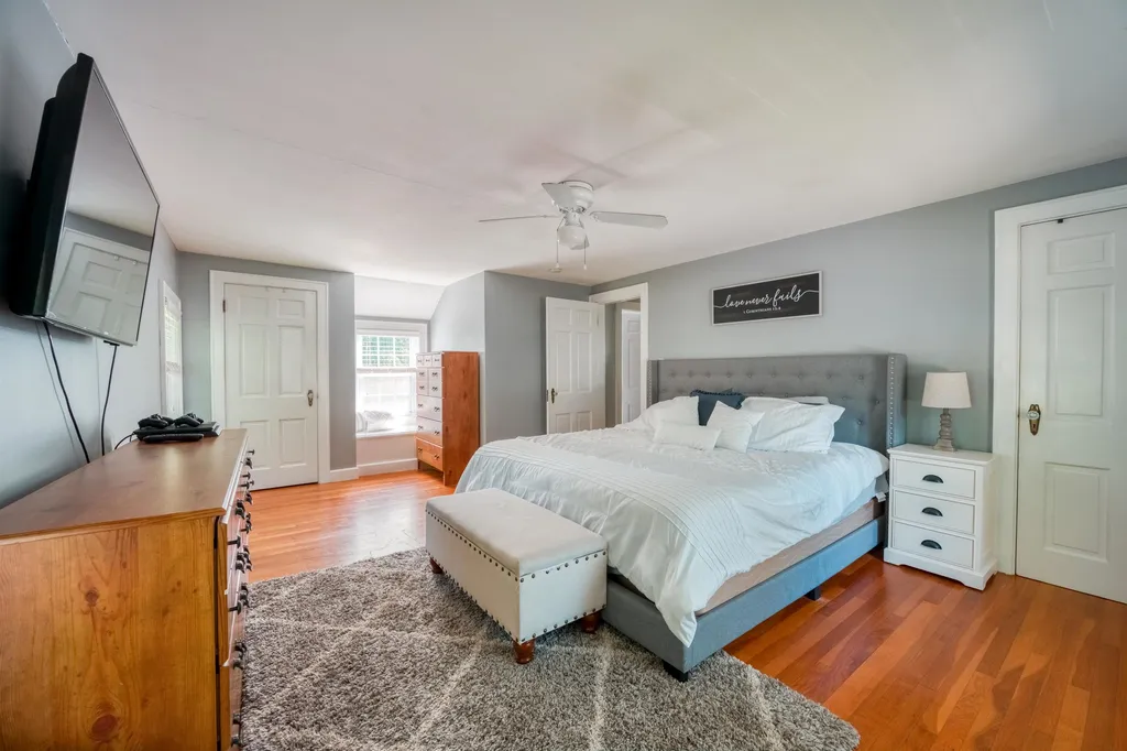 19 Boyd Road Derry NH 03038