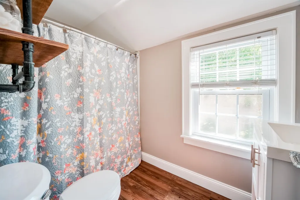 19 Boyd Road Derry NH 03038