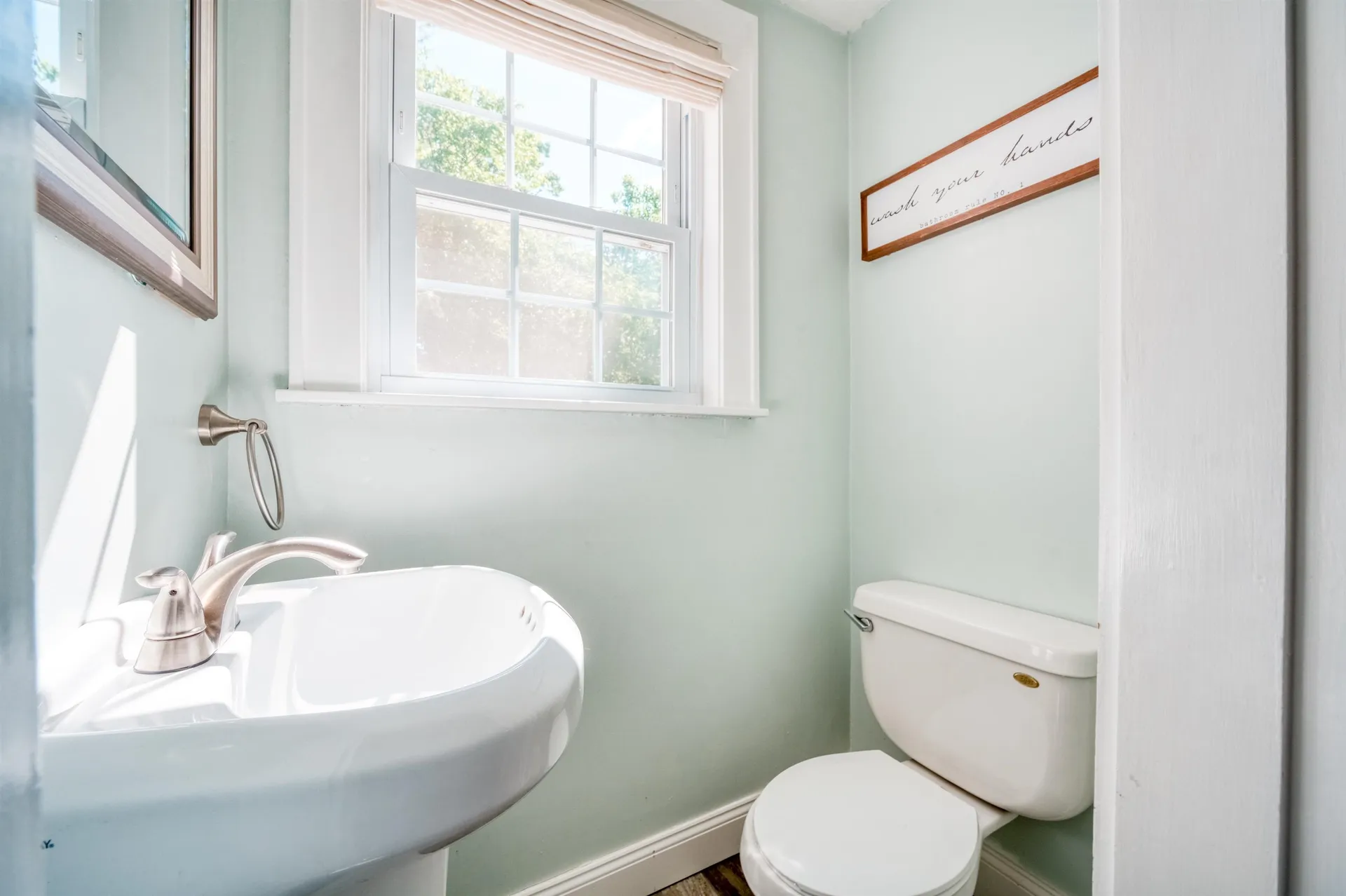 19 Boyd Road Derry NH 03038