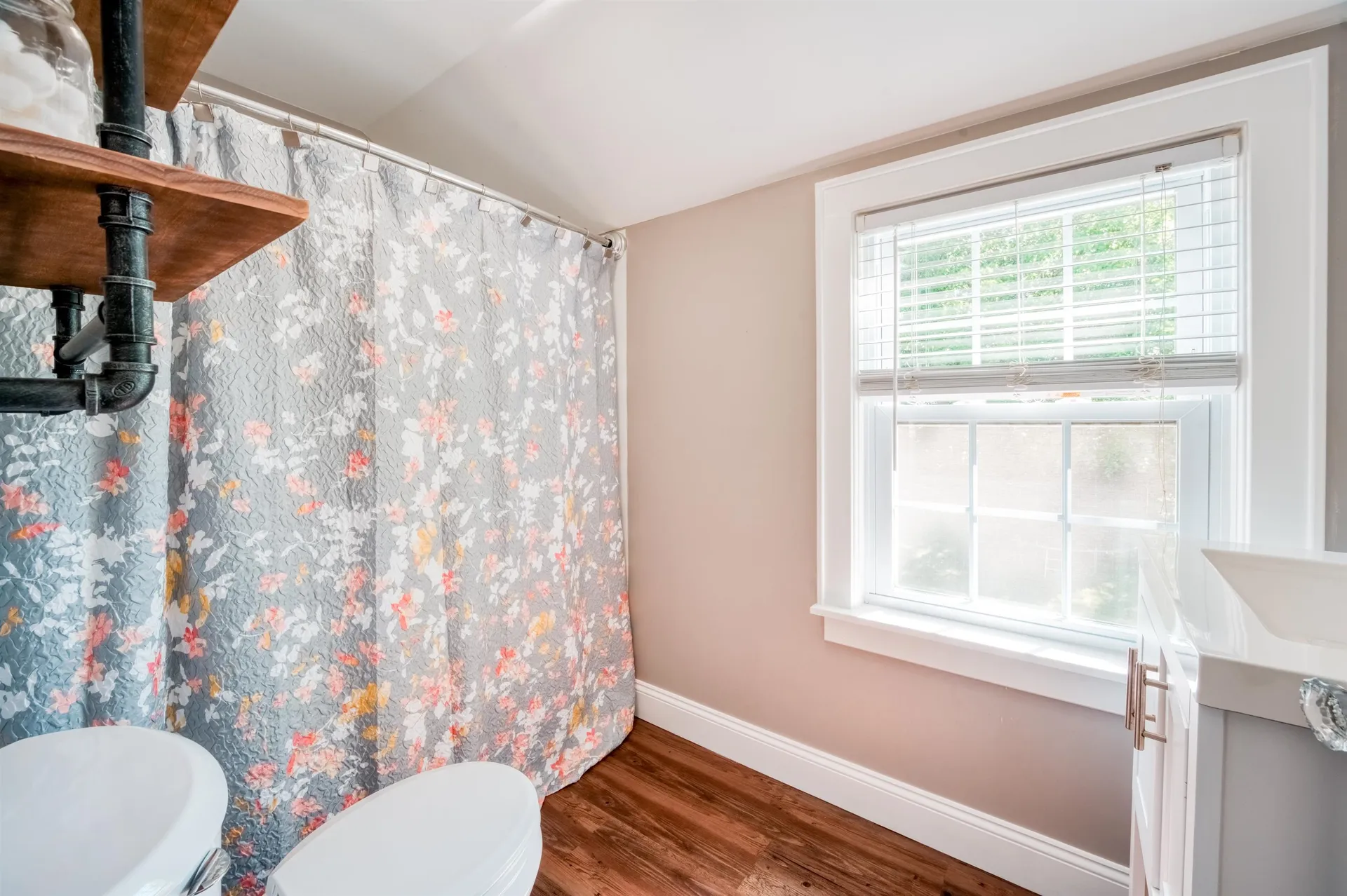 19 Boyd Road Derry NH 03038