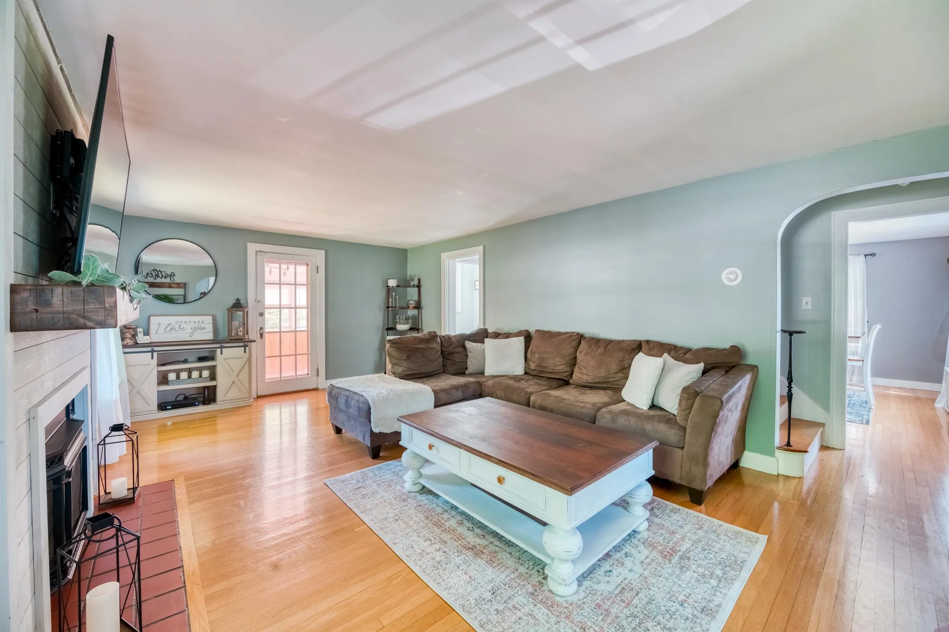 19 Boyd Road Derry NH 03038