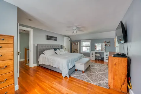 19 Boyd Road Derry NH 03038