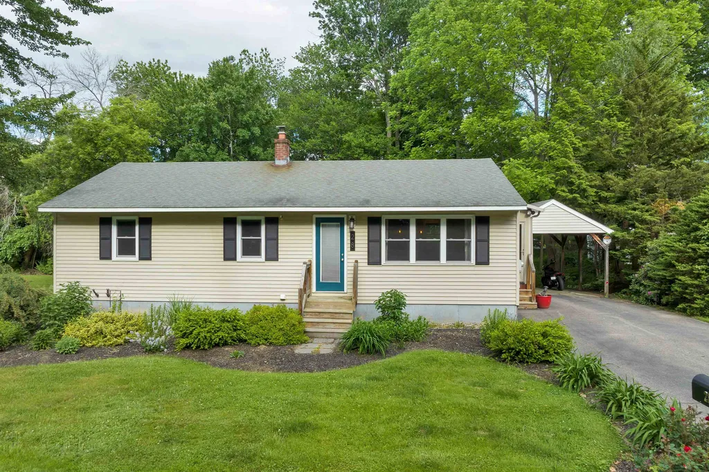 28 Rowell Street Laconia NH 03246