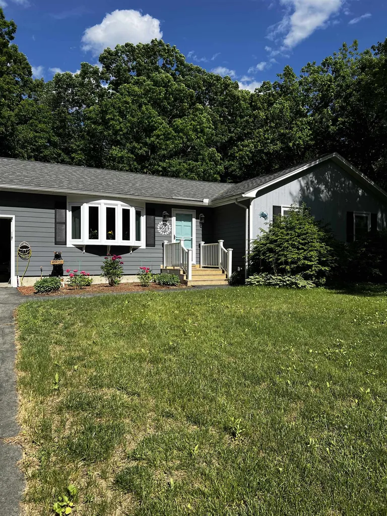 24 Jeff Lane Litchfield NH 03052
