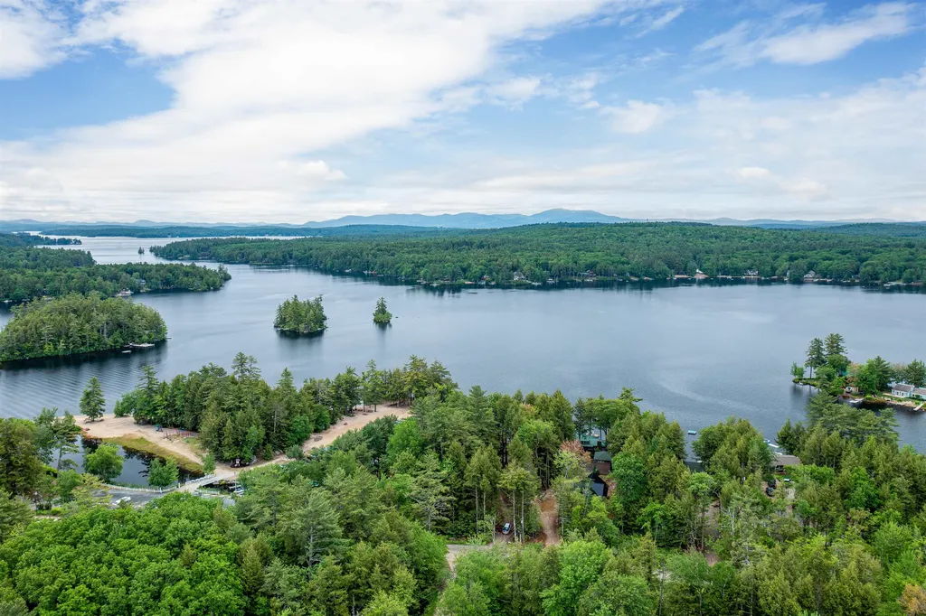 178 Castle Shore Road Moultonborough NH 03254