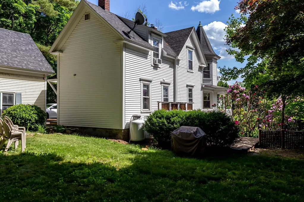 206 Baldwin Street Laconia NH 03246