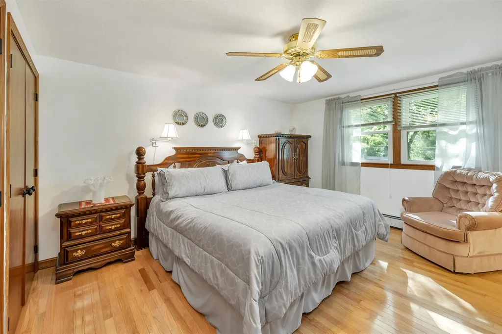 4 Lance Avenue Londonderry NH 03053