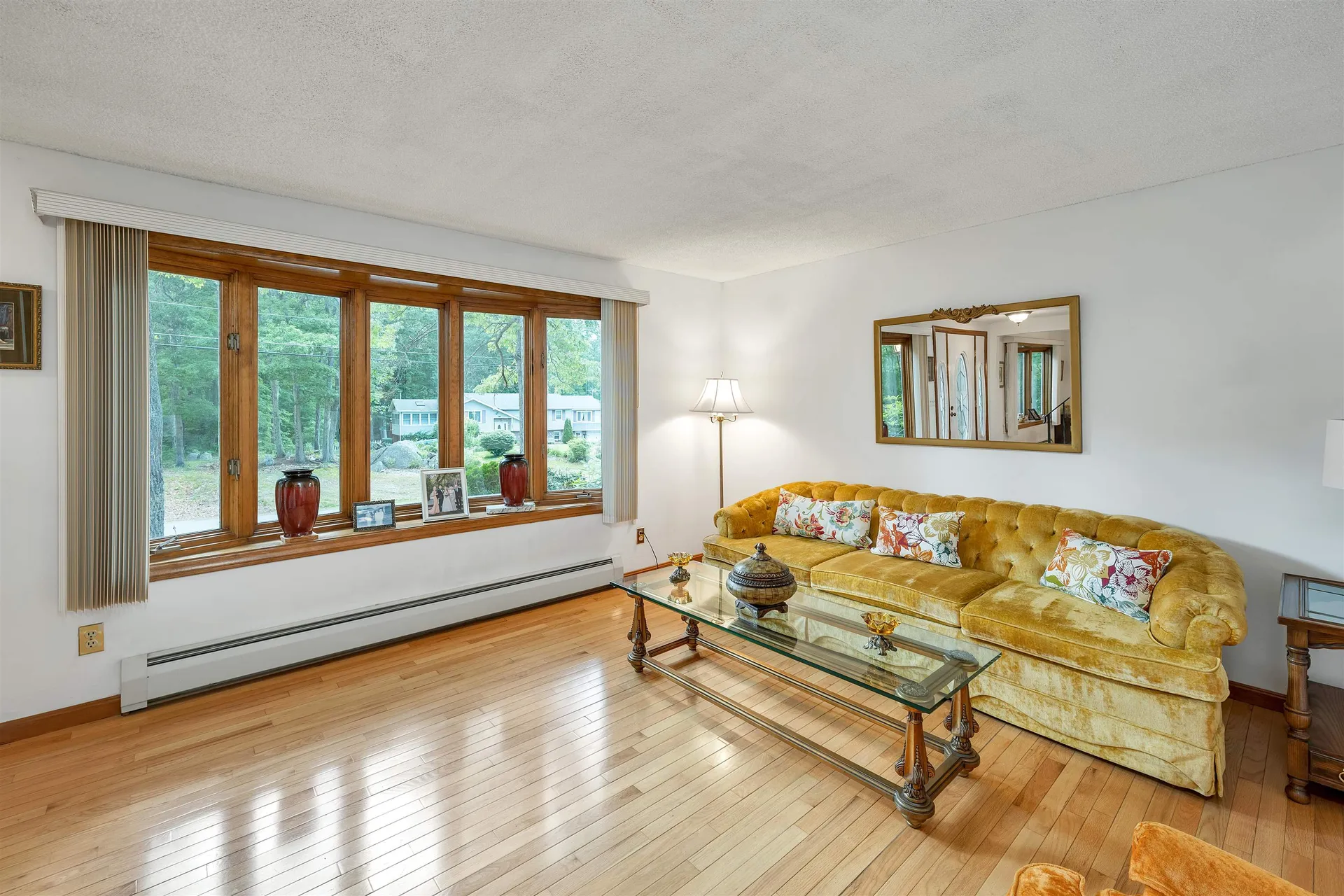 4 Lance Avenue Londonderry NH 03053