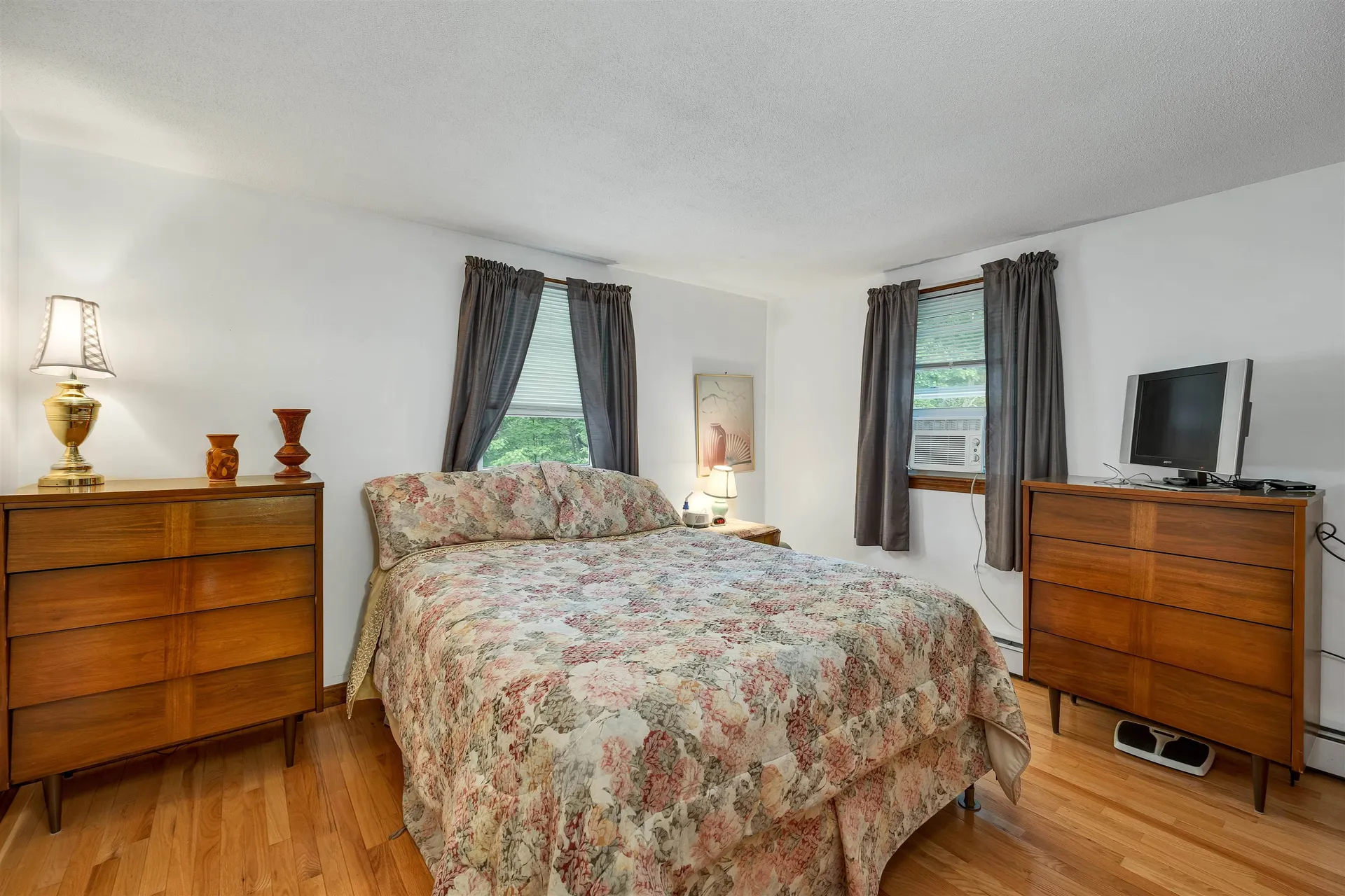 4 Lance Avenue Londonderry NH 03053