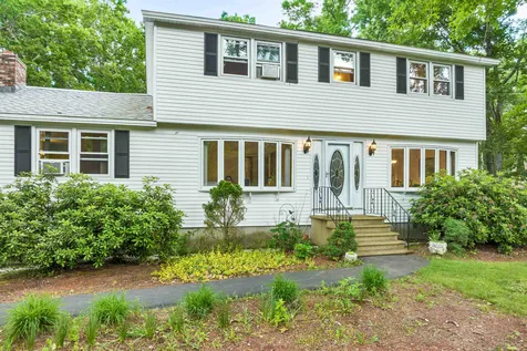 4 Lance Avenue Londonderry NH 03053