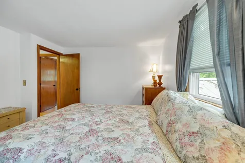4 Lance Avenue Londonderry NH 03053