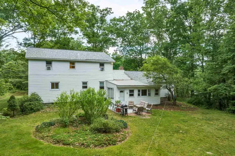 4 Lance Avenue Londonderry NH 03053