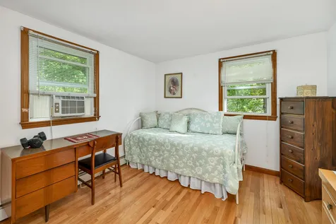 4 Lance Avenue Londonderry NH 03053